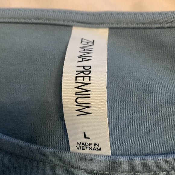 Beautiful Womens Top - Picture 2 of 6